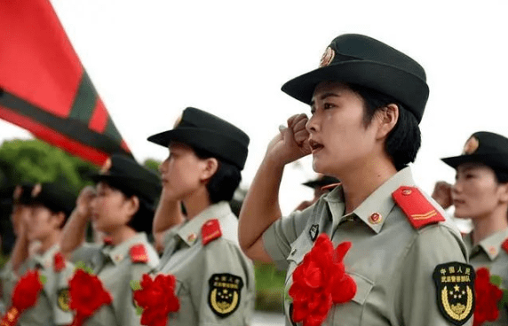 關(guān)于在校大學(xué)生是否應(yīng)該去當(dāng)兵的探討與建議——以不推薦在校大學(xué)生去當(dāng)兵為中心，關(guān)于在校大學(xué)生是否應(yīng)去當(dāng)兵的探討與觀點(diǎn)，不推薦在校大學(xué)生入伍的建議分析