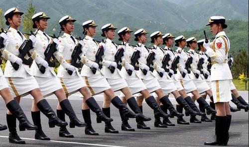 女兵儀仗隊視頻，展現(xiàn)力量與榮耀的瞬間，女兵儀仗隊瞬間展現(xiàn)力量與榮耀風采的視頻記錄