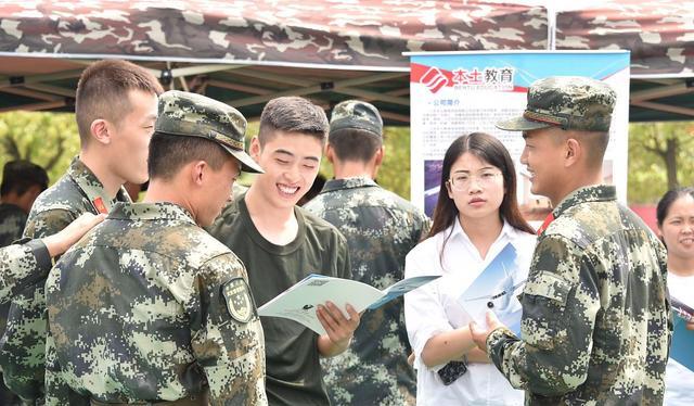 當兵的生理需求來了怎么辦——軍事生活中的身心健康關(guān)注，軍事生活中士兵身心健康關(guān)注，如何應(yīng)對生理需求與身心健康挑戰(zhàn)
