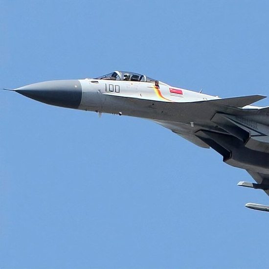 殲十五戰(zhàn)斗機，中國空中力量的璀璨明珠，殲十五戰(zhàn)斗機，中國空中力量的驕傲明珠