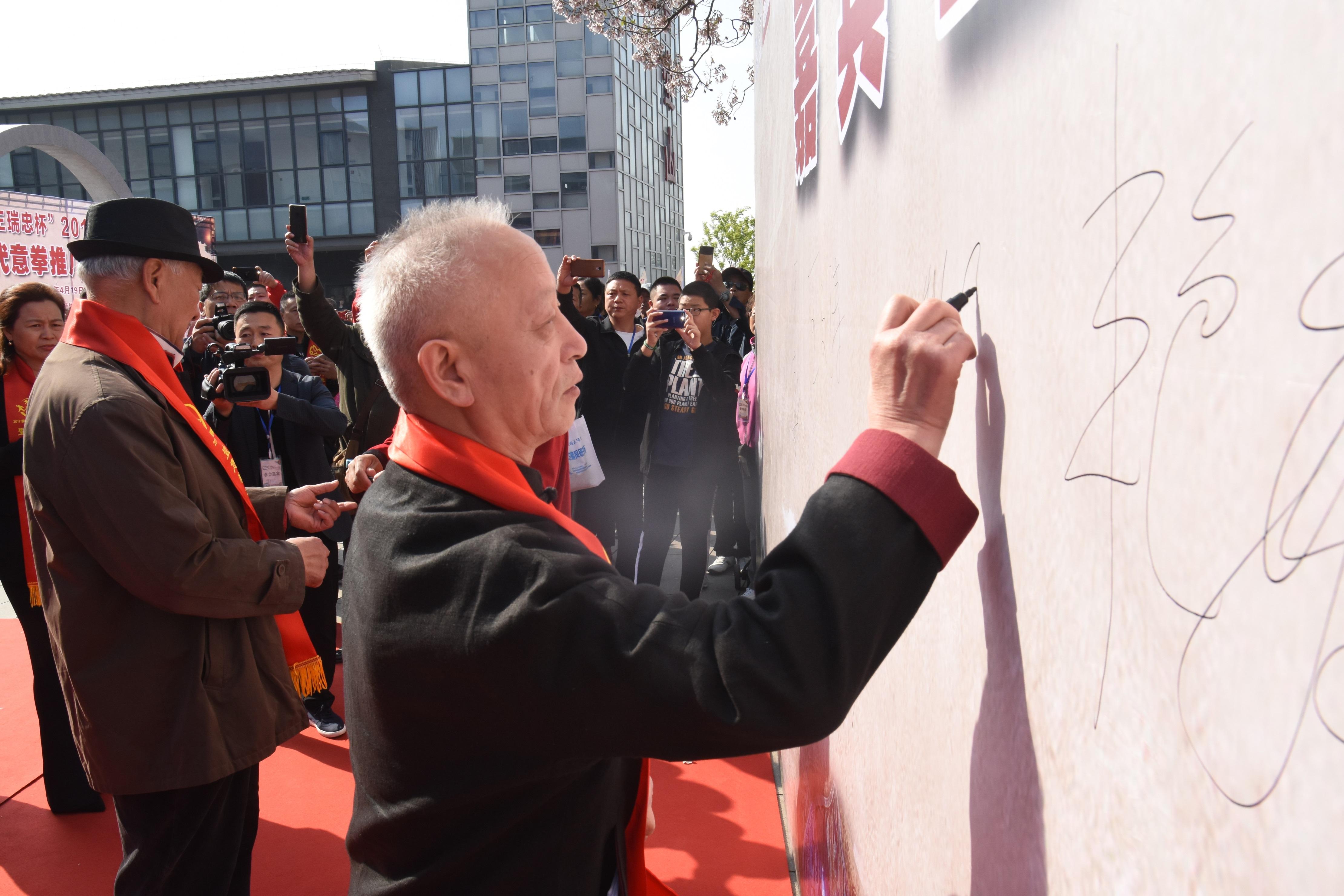 一碼一肖王中王論壇，探索與解析，一碼一肖王中王論壇，深度探索與解析