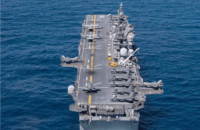 中國第4艘航母與全新設(shè)計(jì)的076攻擊艦，海軍力量的嶄新篇章，中國海軍力量新篇章，第四艘航母與全新設(shè)計(jì)的076攻擊艦亮相海域