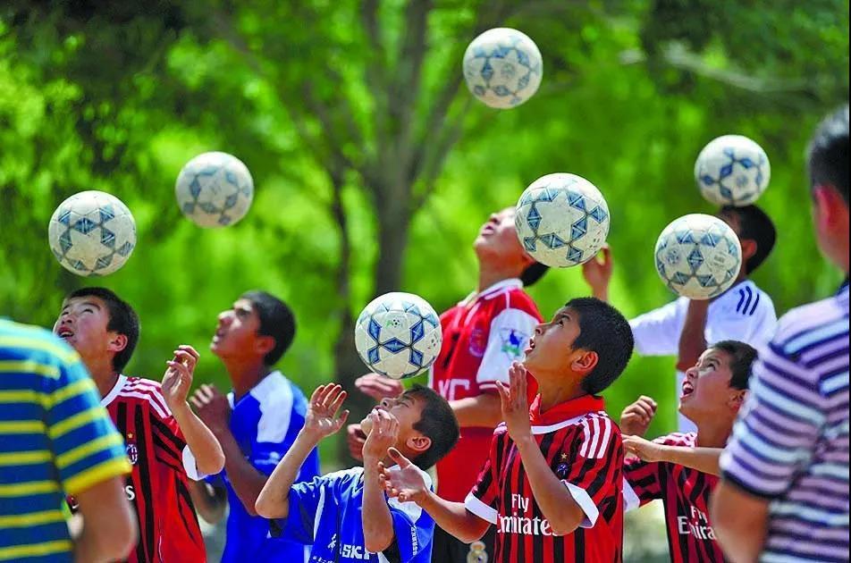 新浪澳門足球動態(tài)，賽場內(nèi)外的最新消息與深度解析，新浪澳門足球動態(tài)，賽場內(nèi)外的最新消息與深度解析