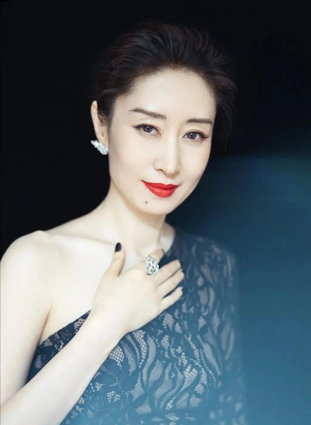 劉敏濤演員，星光璀璨，演藝之路無限寬廣，劉敏濤，星光璀璨，演藝之路寬廣無限