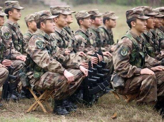 軍士長(zhǎng)是什么級(jí)別待遇，深入了解軍隊(duì)中的高級(jí)職位與待遇，軍隊(duì)中的高級(jí)職位待遇揭秘，軍士長(zhǎng)的級(jí)別與待遇詳解