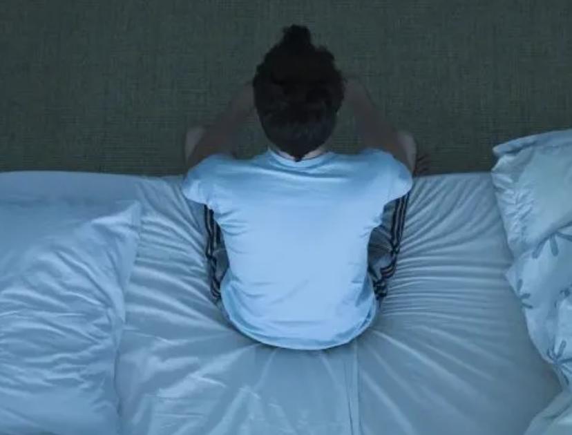 蕁麻疹為什么晚上嚴(yán)重的深度解析，蕁麻疹夜晚加劇的深度解析原因