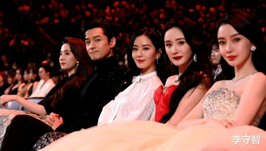 楊冪、趙麗穎、劉亦菲、韓雪與唐嫣，五位女神的星光璀璨之路與SEO影響力探討，五位女神星光璀璨之路與SEO影響力深度解析，楊冪、趙麗穎、劉亦菲、韓雪與唐嫣的傳奇故事