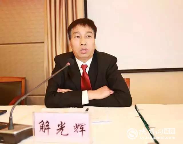 新聞最新頭條精選，十款不容錯過的熱點(diǎn)資訊解讀，精選新聞頭條，十款熱點(diǎn)資訊解讀，不容錯過