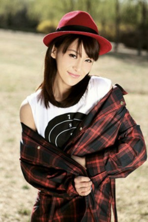 賈青個(gè)人資料，揭秘演藝圈的璀璨明星，賈青個(gè)人揭秘，演藝圈璀璨明星的成長(zhǎng)之旅