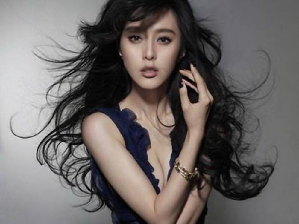 明星八卦資訊，揭秘娛樂圈背后的故事，娛樂圈內(nèi)幕揭秘，明星八卦背后的故事