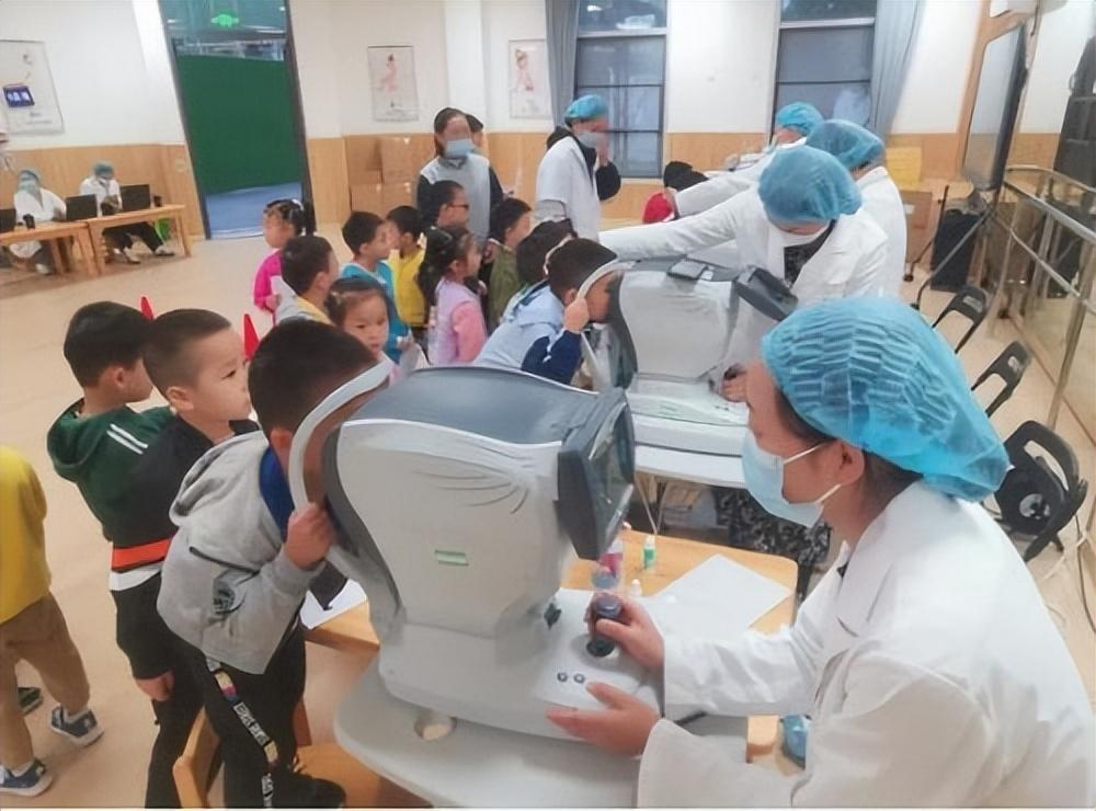 近視手術(shù)價(jià)格一覽表 2022，全面解析手術(shù)費(fèi)用及影響因素，2022近視手術(shù)價(jià)格一覽表，全面解析手術(shù)費(fèi)用及其影響因素