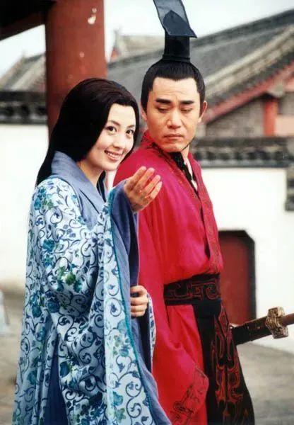 楊童舒?zhèn)€人資料、圖片及丈夫揭秘，楊童舒?zhèn)€人檔案曝光，圖片及神秘丈夫揭秘