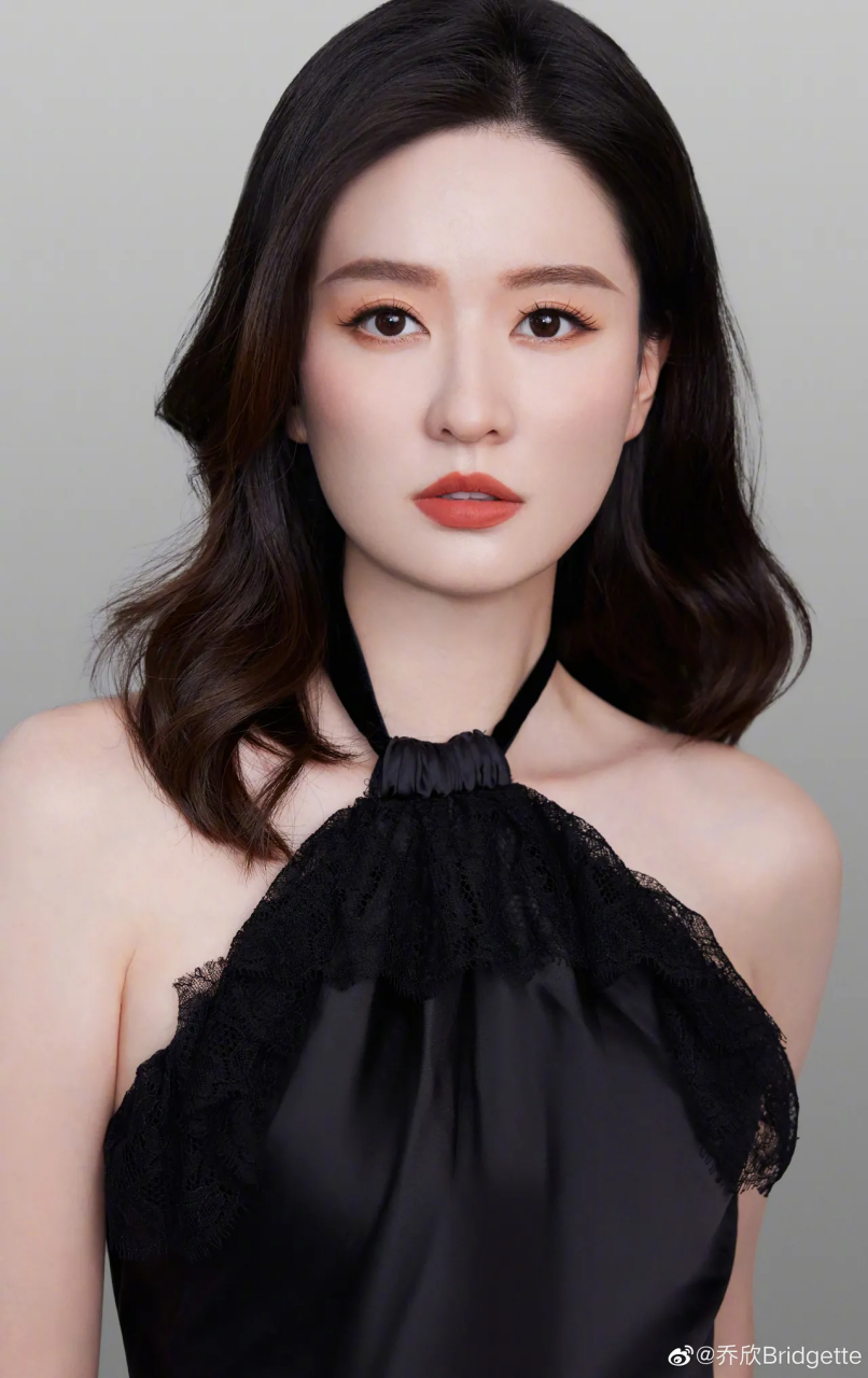 演員喬欣，星光璀璨，無(wú)限可能，演員喬欣，星光熠熠，未來(lái)無(wú)限可能